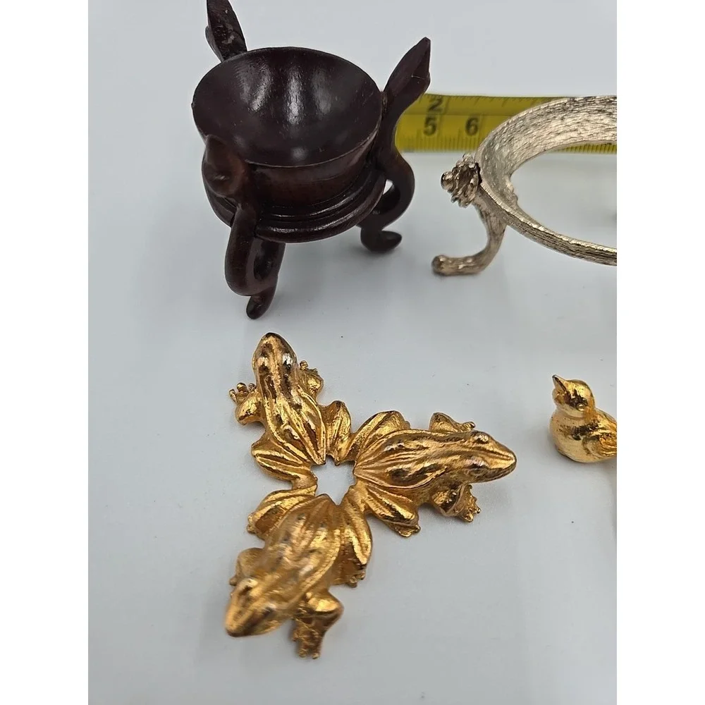 Vitnage Brass Easter Egg Gold rabbit Frog Bird stand 1986 Japan‎ Lot Of 9